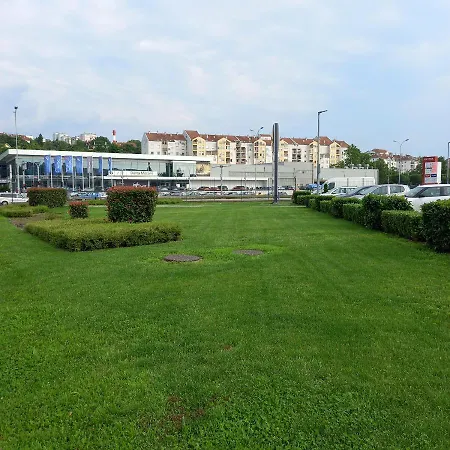 Rivijera Lakes Apartment