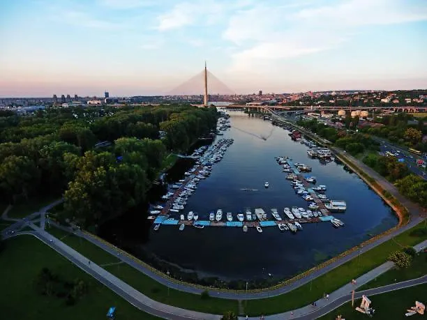 Rivijera Lakes Ada 아파트 *