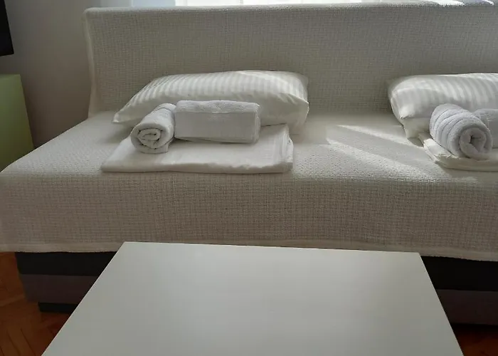 Rivijera Lakes Ada 아파트 *